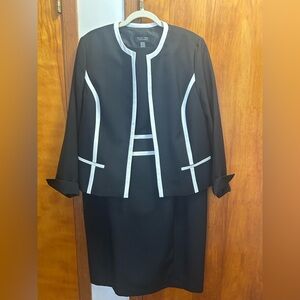 Evan Picone Black and White Women's Suit Set